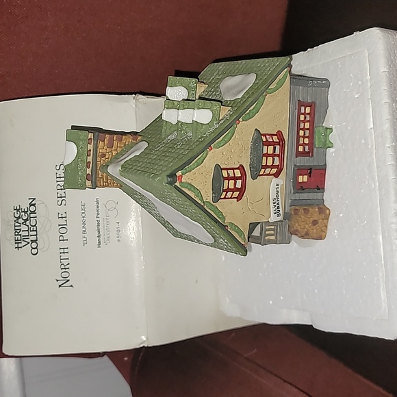 Dept 56  Heritage Village, North Pole Series,  Elves Bunkhouse, 5601-4 - Picture 1 of 14